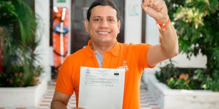 Juez Cuarto se va contra superiores y ordena acatar inscripción de Jorge Agudelo