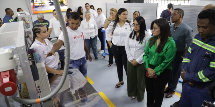 Gobernación del Atlántico, Sena y empresa Ternium se unen para formar estudiantes de Palmar de Varela en mecánica industrial