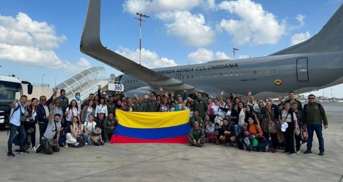Guerra en Israel: Partió primer vuelo de repatriación con 110 colombianos