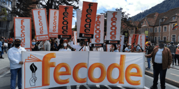 “Había más de 30 proponentes para licitación de salud de profesores”: Fecode desmiente a Minhacienda