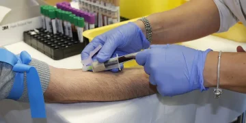 La OMS recomendó aplicar la primera vacuna contra el dengue