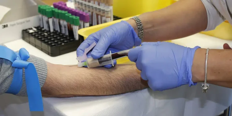 La OMS recomendó aplicar la primera vacuna contra el dengue