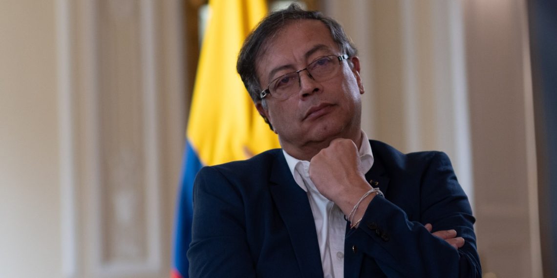 Petro arremetió contra la Fiscalía y calificó la compulsa de copias como un “error”