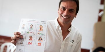 Alfredo Varela votó en el Colegio Biffi La Salle