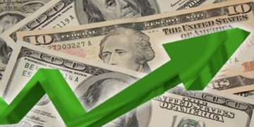 Trepada alarmante del dólar en 10 días: Supera los $4.400 con un aumento de más de $300. Descubra las causas