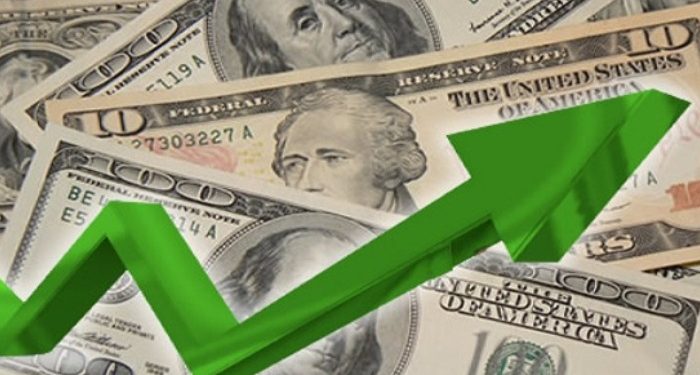 Trepada alarmante del dólar en 10 días: Supera los $4.400 con un aumento de más de $300. Descubra las causas