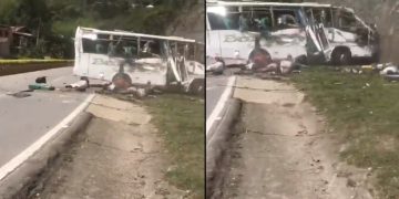 Al menos tres personas muertas en grave accidente de bus en vía La Vega 