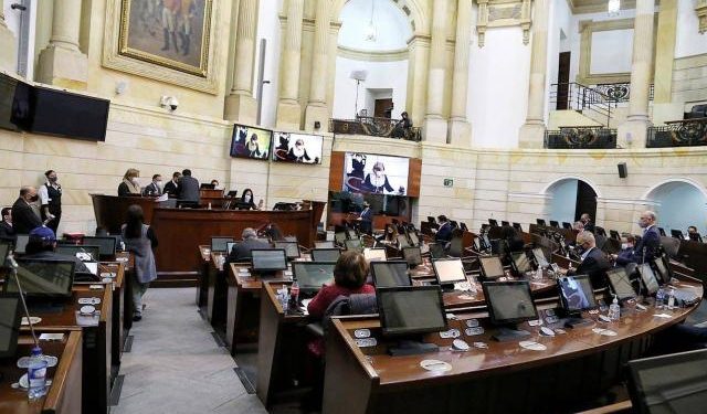 Congresistas rechazaron propuesta de crear un Ministerio de la Paz