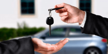 Portales web para la venta de carros anuncian que se van de Colombia