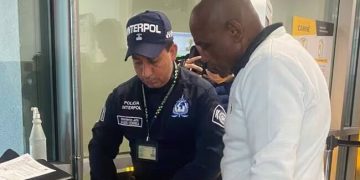 Extraditan a EE.UU. a Omar Ambuila, exfuncionario de la Dian