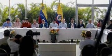Se aplaza el quinto ciclo de diálogos entre el Gobierno y el ELN en México