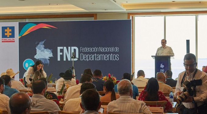 Fiscal General propone un plebiscito para decidir sobre procesos de paz con grupos delictivos