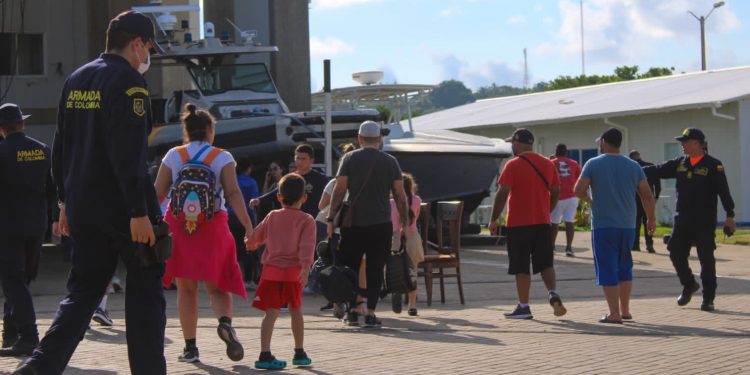 Armada Nacional rescató a 22 migrantes en el Mar Caribe, entre ellos 19 venezolanos