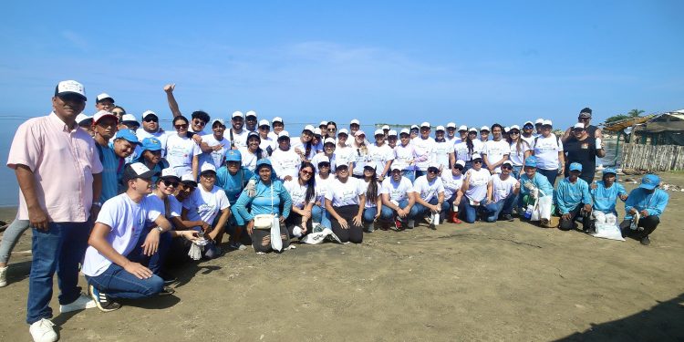 Barranquilla sí tiene playa: más de 1 tonelada de residuos fueron retirados de Puerto Mocho