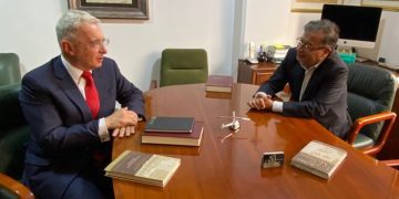 Centro Democrático y Petro se sentarán a “tomar tinto” para dialogar sobre la Reforma a la Salud
