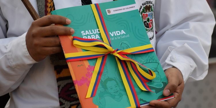 Sociedades Científicas pidieron al Gobierno suspender el debate de la Reforma a la Salud