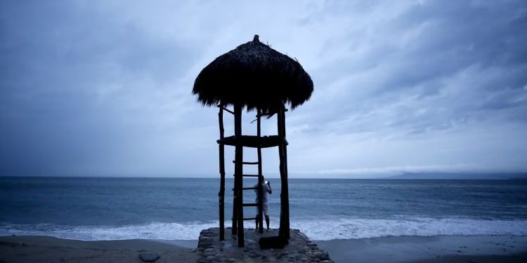 Alerta en la costa este fin de semana por potencial ciclón tropical que ocasionará lluvias