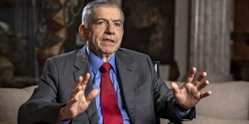 César Gaviria anuncia que el partido Liberal se va a la independencia 