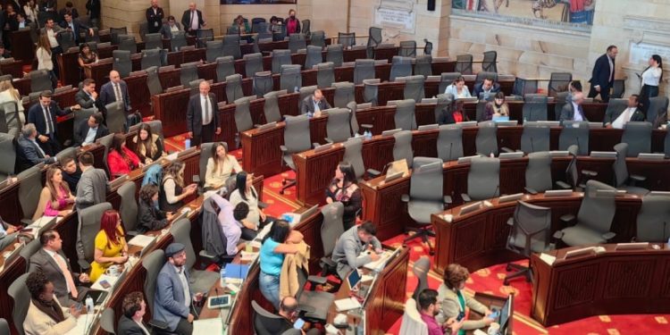 En cuidados intensivos la reforma a la salud en plenaria de Cámara