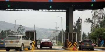 Gobierno Petro anuncia para enero de 2024 primer alza de peajes 