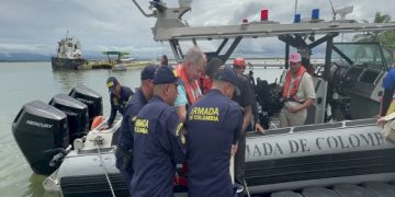 Armada de Colombia evacúa a alemán en emergencia durante crucero de National Geographic