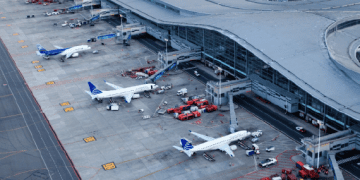 Mintransporte admitió que el país enfrenta un déficit de controladores aéreos
