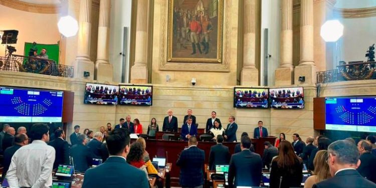 Senado aprobó proyecto que permite el divorcio por voluntad de uno de los cónyuges