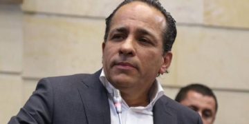 Senador Maya anunció que defenderá su curul