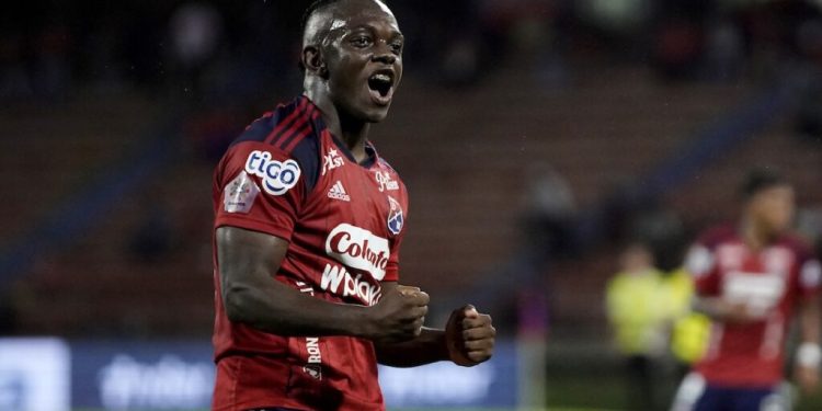 Medellín derrotó a Millonarios con doblete de Edwuin Cetré y ahora depende de sí mismo para clasificar a la final