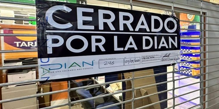 Dian cerró temporalmente un almacén Jumbo por incumplir con la facturación electrónica