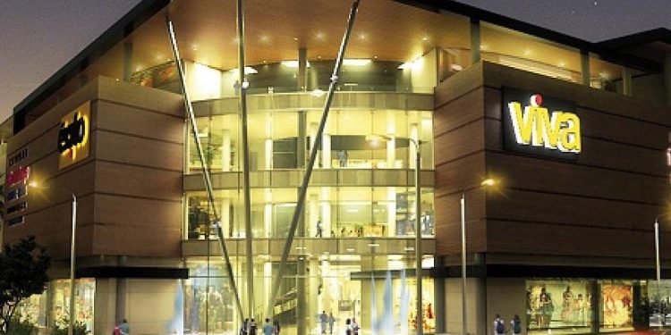 Investigan trágica muerte tras caída de un joven desde el cuarto piso del Centro Comercial Viva