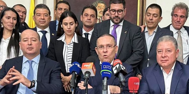 Contundente rechazo del Partido Conservador: ‘Votamos en contra’ de la reforma a la salud de Petro