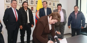 Acuerdo entre Gobierno Nacional y centrales obreras pone fin al decreto de “Piso de Protección Social”