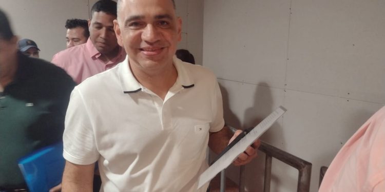 Comisión escrutadora excluye votos de candidato adversario y Carlos Pinedo es el Alcalde electo de Santa Marta