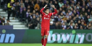 Luis Díaz volvió a la titular del Liverpool tras liberación de su padre