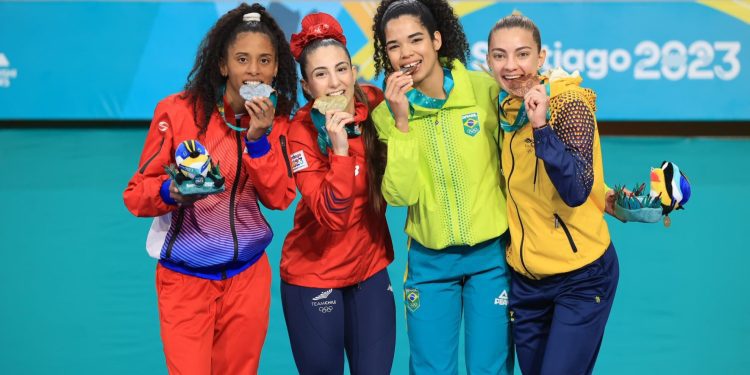 Colombia suma dos medallas en karate en los juegos panamericanos en Santiago 2023