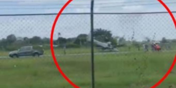 Avión de la Fuerza Aérea se accidentó y tripulantes salieron ilesos