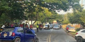 Accidente de tránsito en La Guajira entre dos carros deja dos muertos y tres heridos