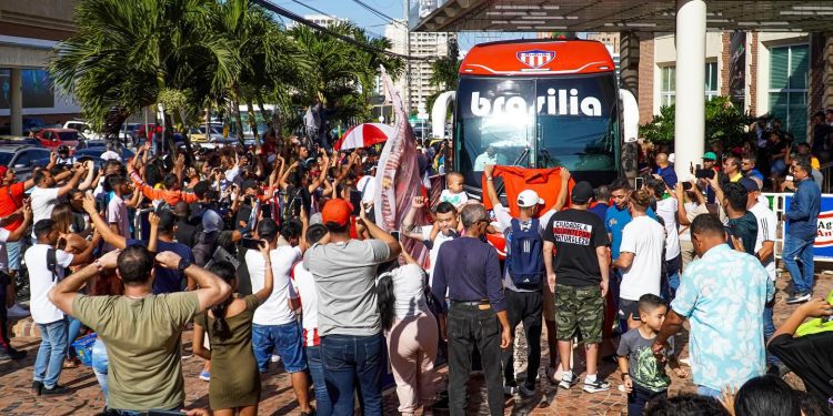 Sale Junior: El Tiburón parte a Medellín con la ilusión de toda una región