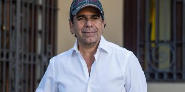 Alejandro Char se comprometió con empresa Air-e a pagar deudas de colegios del Distrito