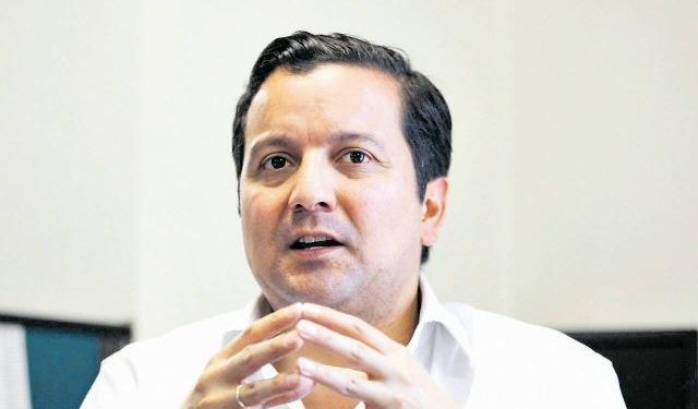 Senador David Luna criticó al Gobierno y su proyecto de reforma a la salud: “Se tiene que hundir en el Senado”
