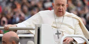 Papa Francisco reapareció en el Vaticano para el rezo del Ángelus