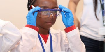 La Academia de Ciencia para Niños Pfizer inspira a la próxima generación de científicos en Colombia