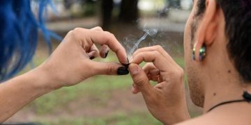 Polémica por derogación de decreto sobre drogas en parques: Advierten que la prohibición se mantiene por ley