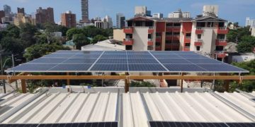 Empresa mixta asume control de energía solar en Barranquilla: Cuestionamientos por impuesto y adjudicación directa