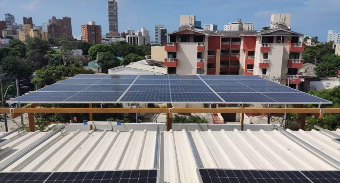 Empresa mixta asume control de energía solar en Barranquilla: Cuestionamientos por impuesto y adjudicación directa