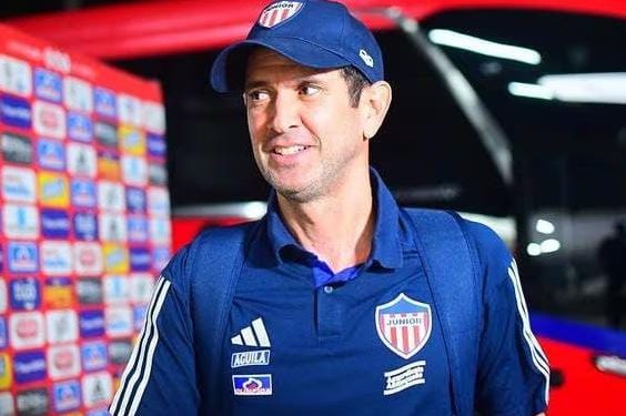 “Tener fortaleza con o sin el balón. Junior no está en la final de casualidad”: Arturo Reyes