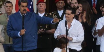 Nicolás Maduro recibe y presenta en el palacio presidencial a Alex Saab, luego de su liberación en EE.UU.