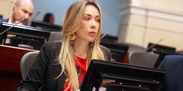 Representante Miranda alerta por la no reglamentación de la Ley de Pólvora