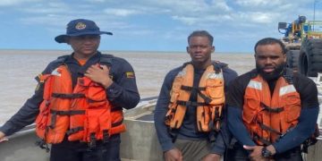 Armada de Colombia rescata a dos dominicanos